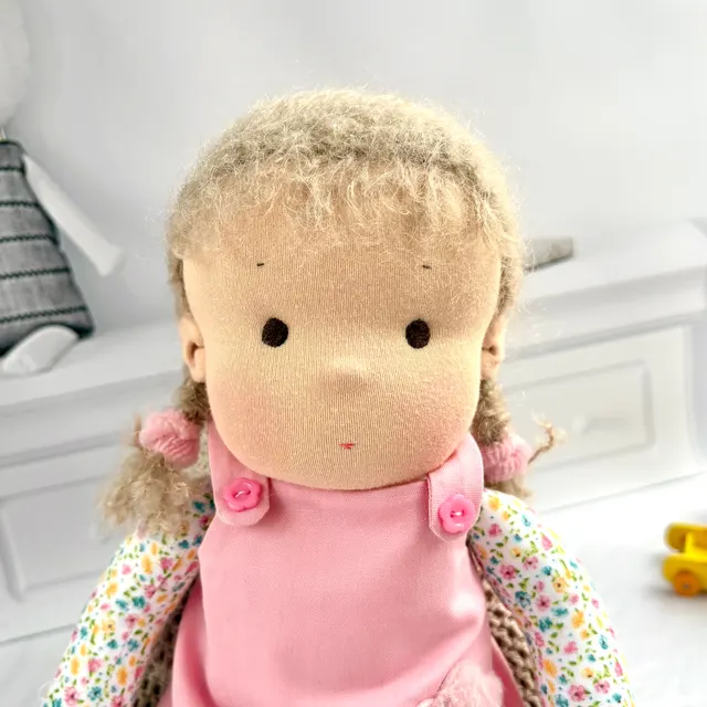 Кукла текстильная